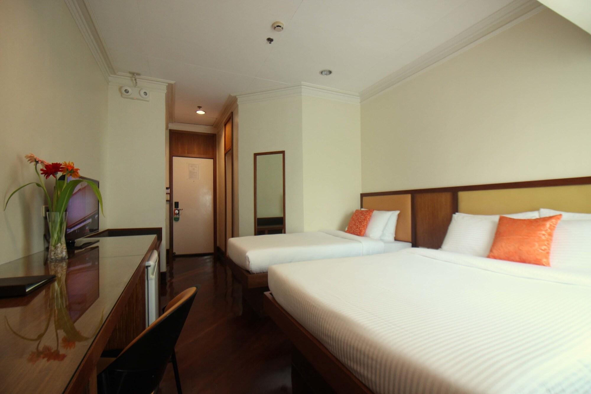 The Legend Palawan Hotel Puerto Princesa Bagian luar foto