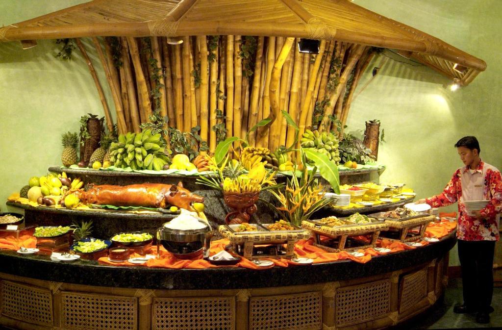 The Legend Palawan Hotel Puerto Princesa Bagian luar foto