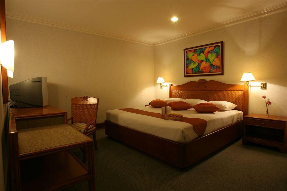 The Legend Palawan Hotel Puerto Princesa Bagian luar foto
