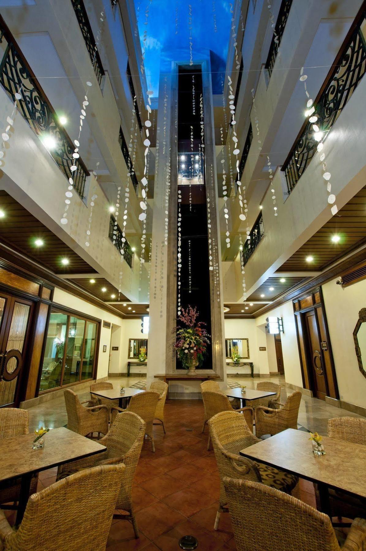 The Legend Palawan Hotel Puerto Princesa Bagian luar foto