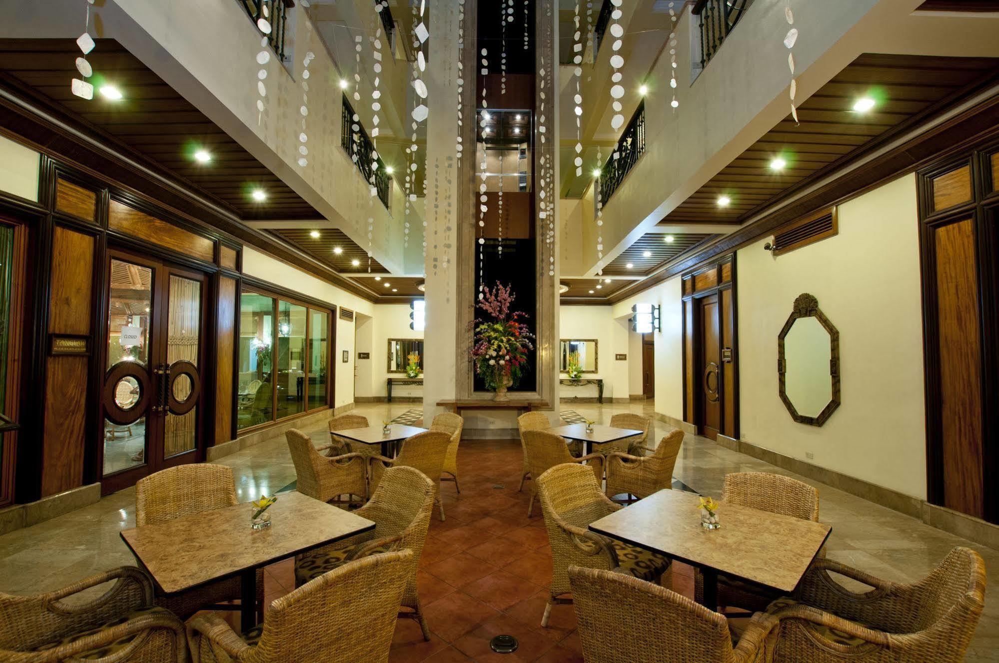 The Legend Palawan Hotel Puerto Princesa Bagian luar foto