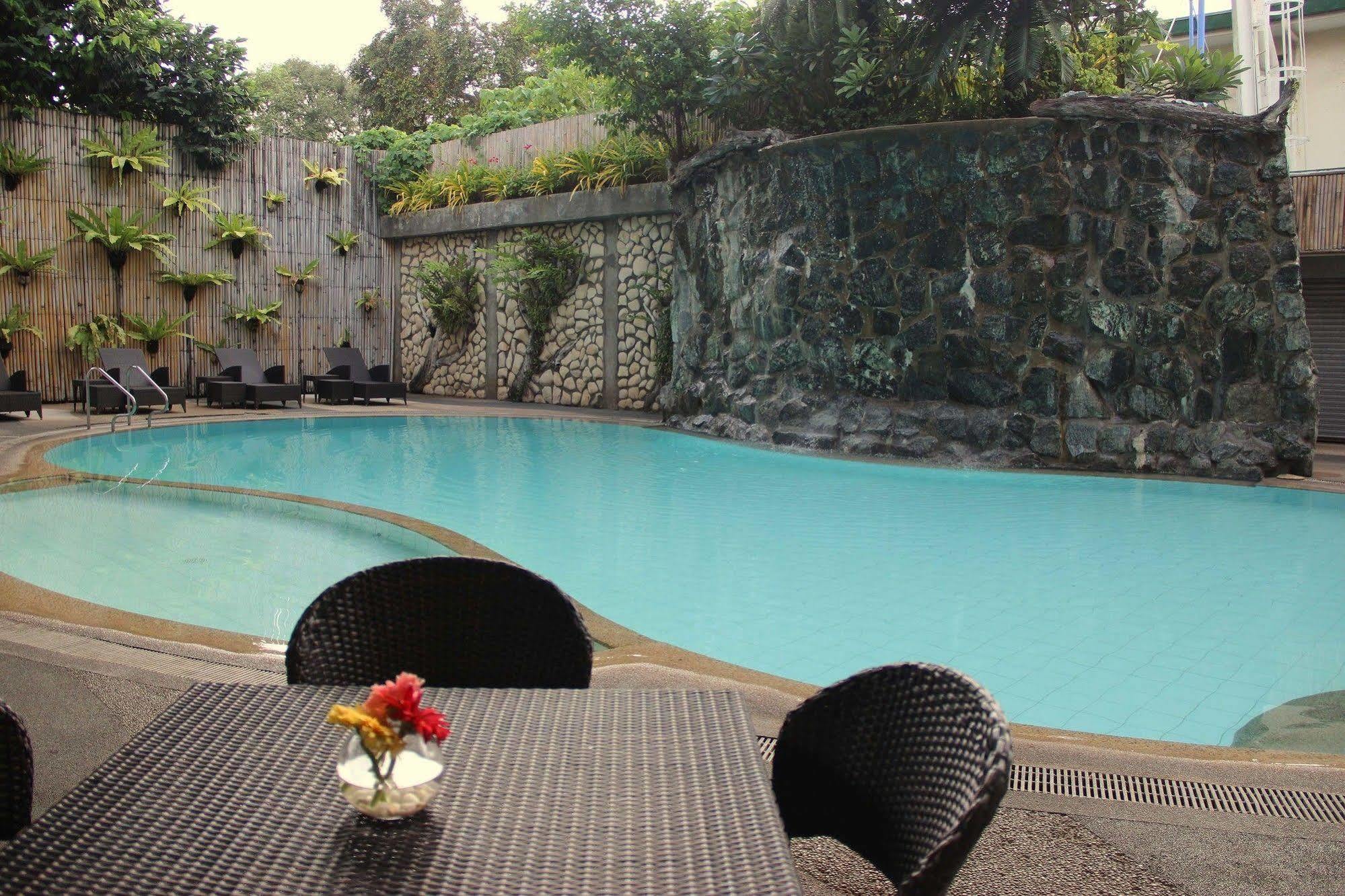 The Legend Palawan Hotel Puerto Princesa Bagian luar foto